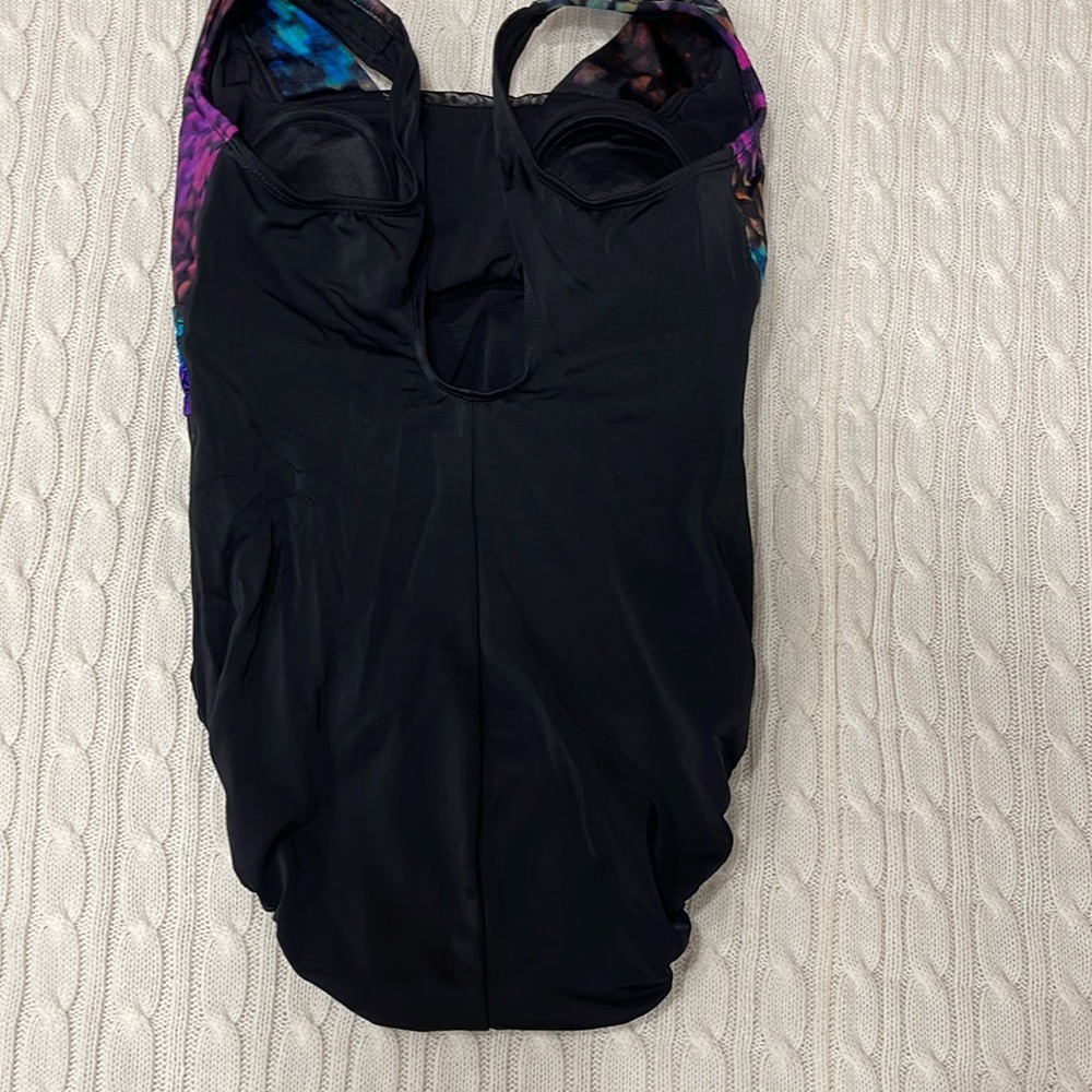 Swimsuit - Picture 3 of 5